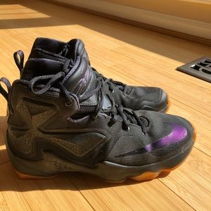 Lebron 13 gum bottom size 6.5 men’s